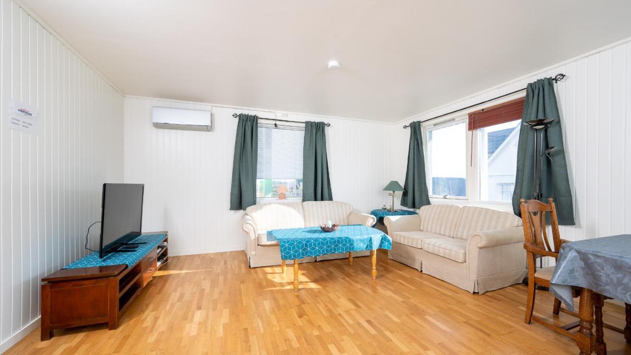 Apartment 101 - Whale Safari